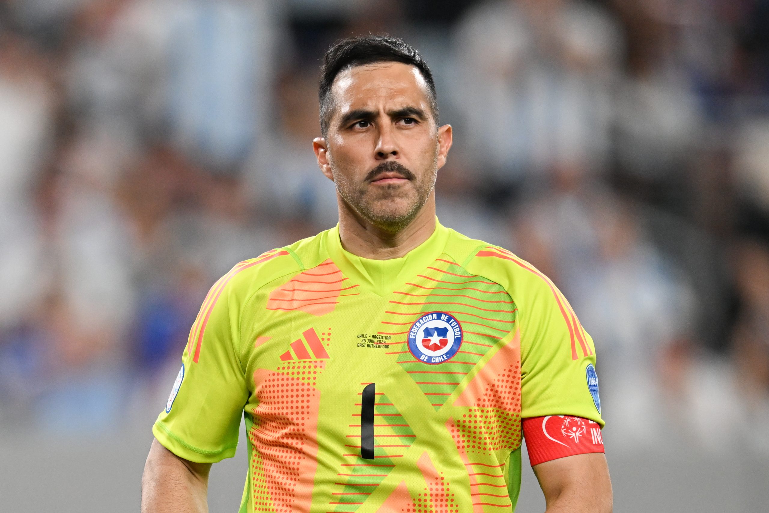 Claudio Bravo, Cile