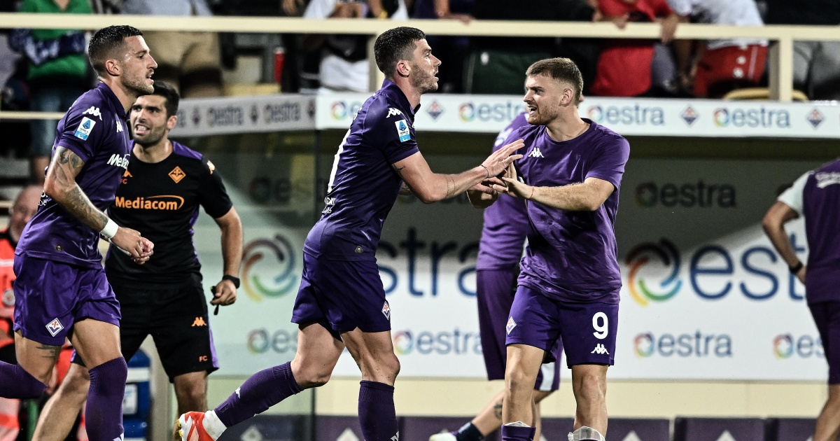 Robin Gosens (Fiorentina) esulta dopo il gol al Monza