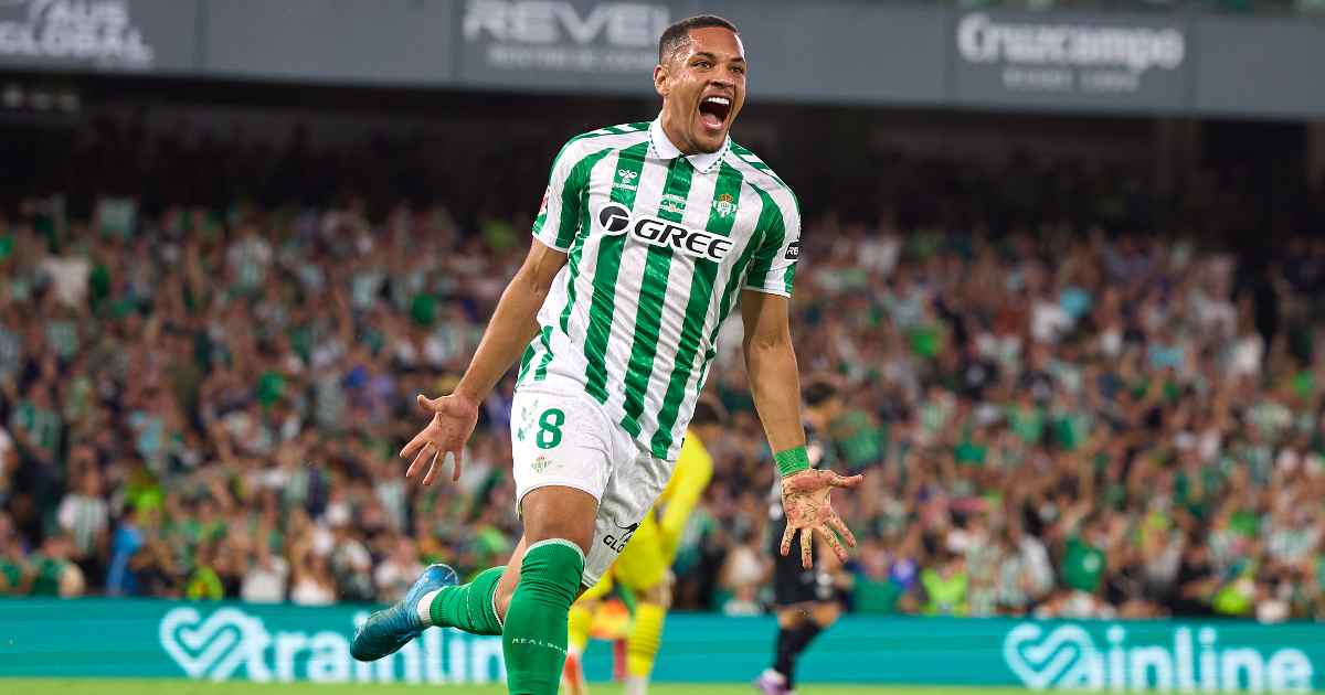 Vitor Roque, Betis